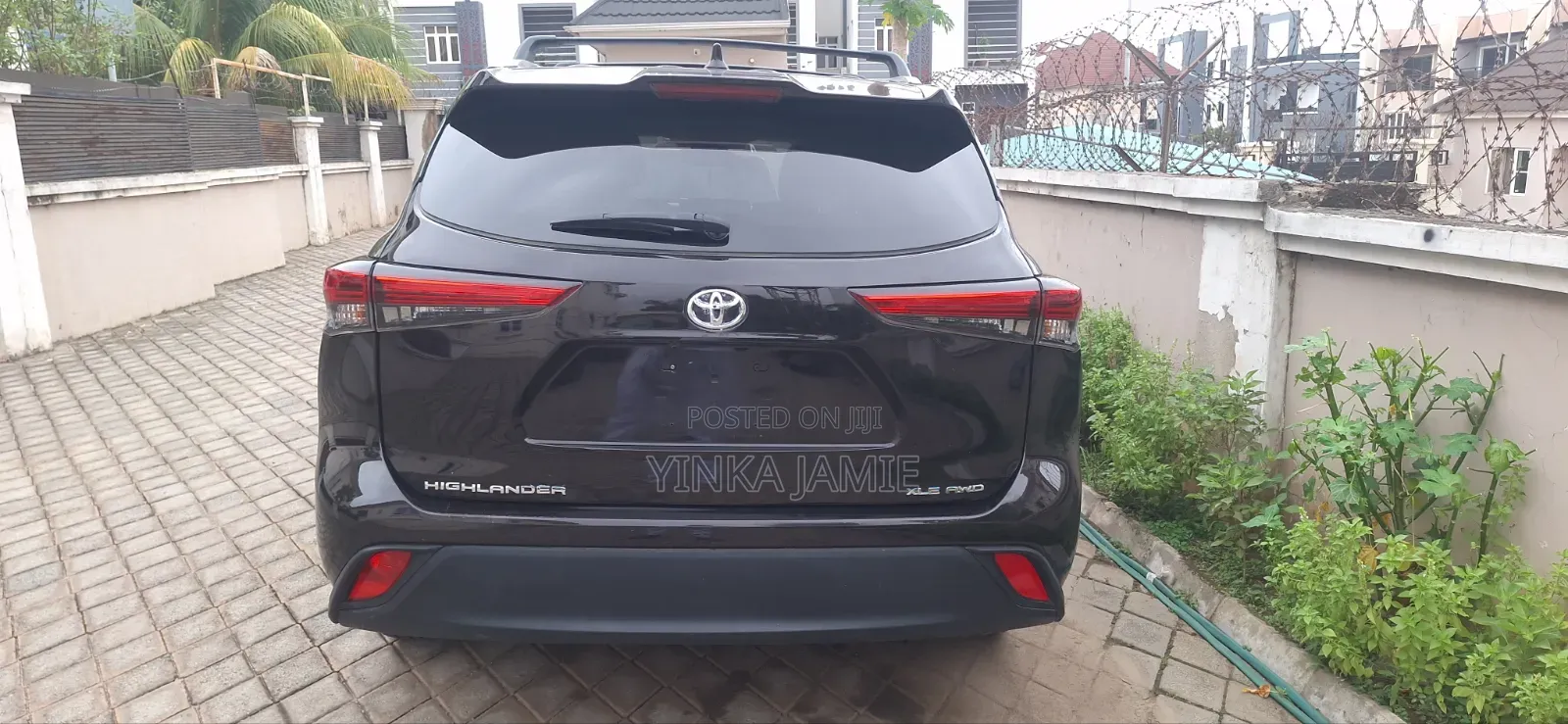 Toyota Highlander XLE 2022 Maroon
