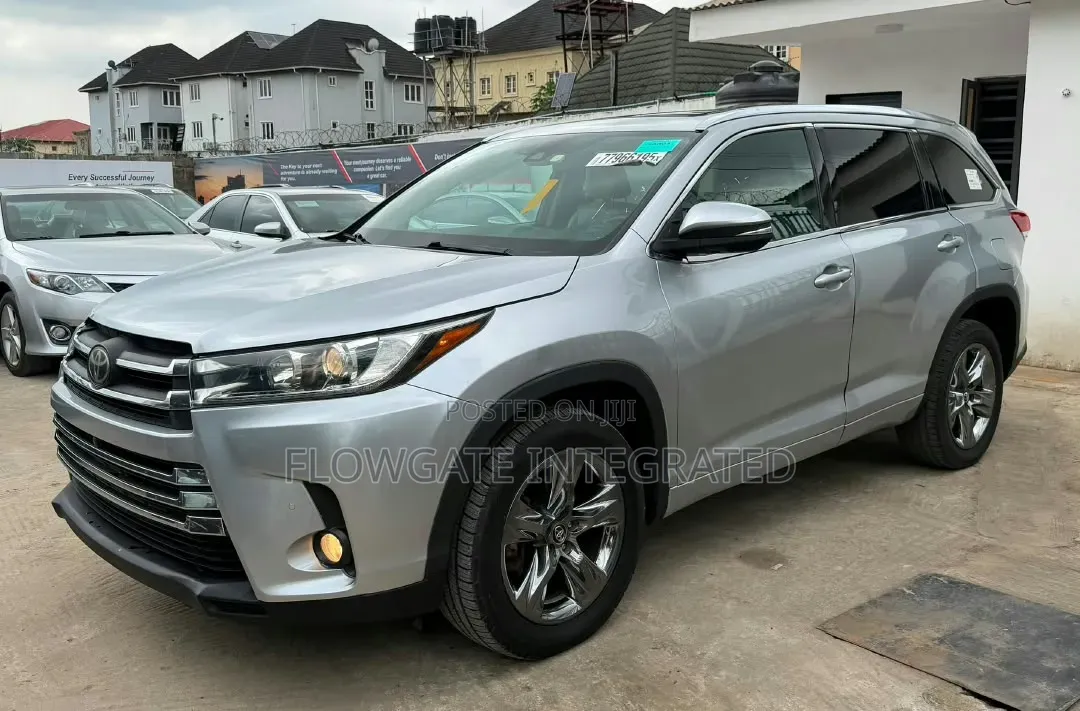 Toyota Highlander Limited Platinum 4x4 V6 (3.5L 6cyl 8A) 2017 Silver
