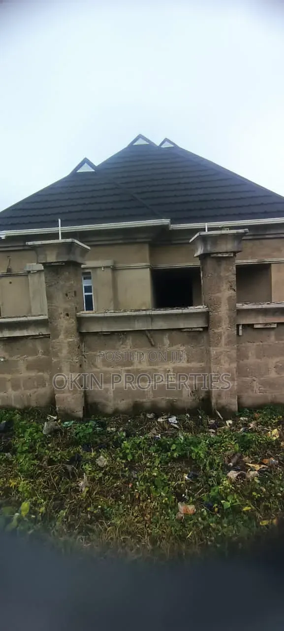 3bdrm Bungalow in Country Home, Osogbo for sale