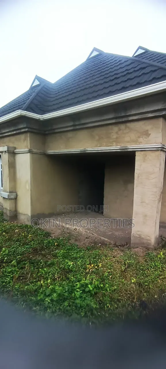 3bdrm Bungalow in Country Home, Osogbo for sale