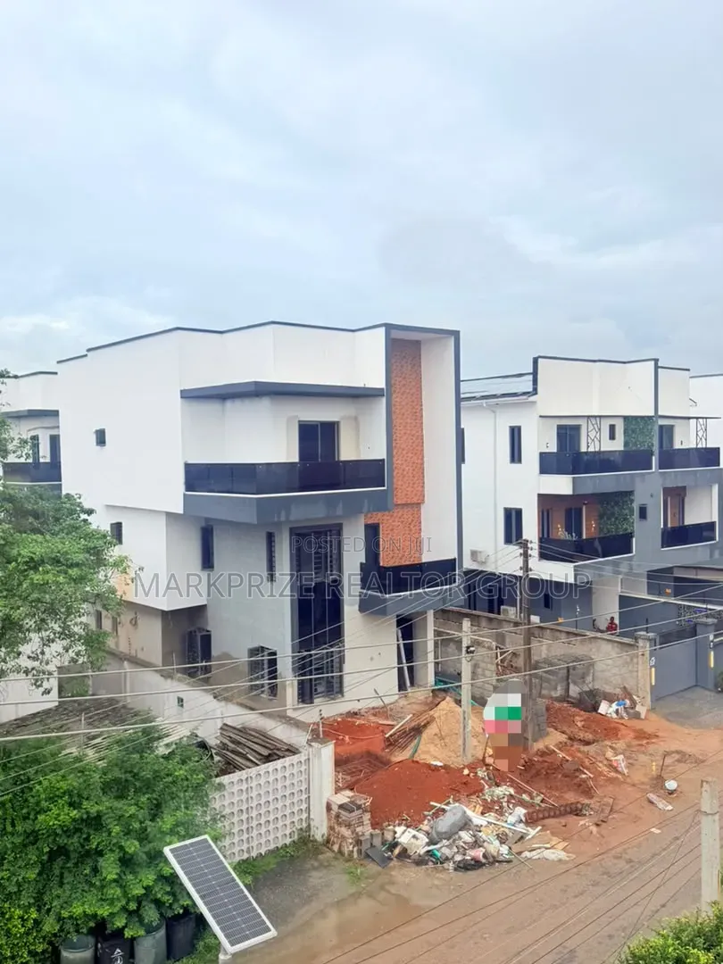 5bdrm Duplex in Adeniyi Jones Ikeja for sale