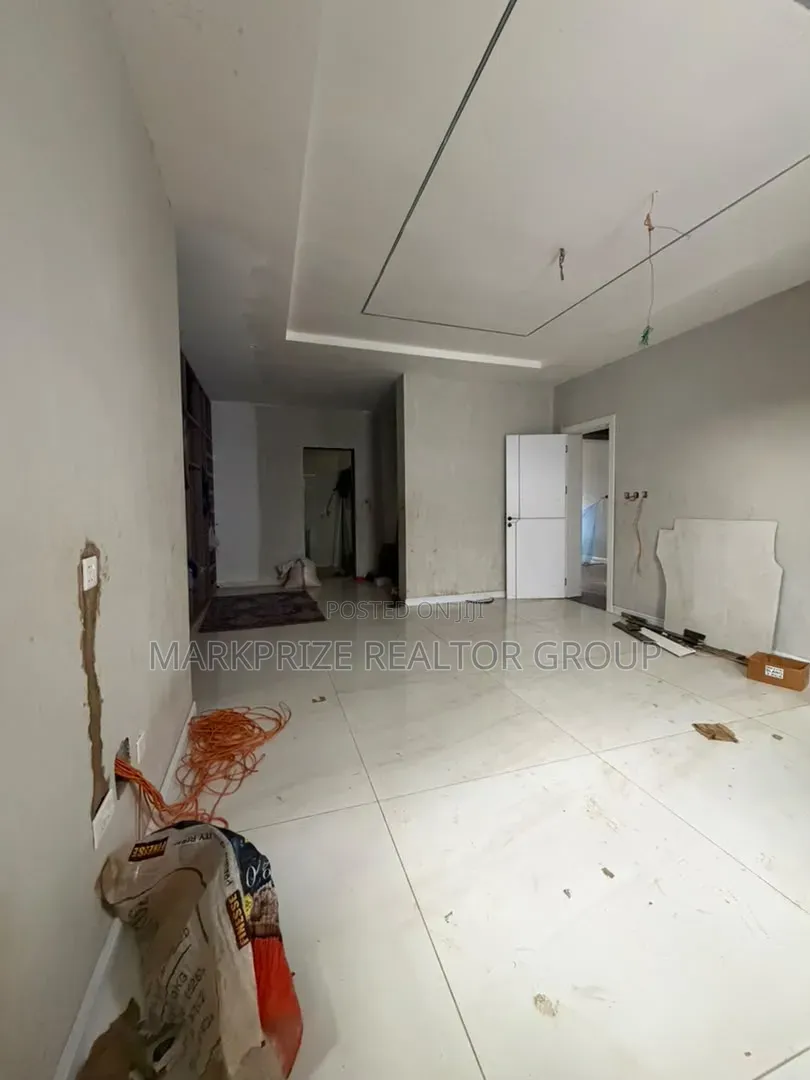 5bdrm Duplex in Adeniyi Jones Ikeja for sale