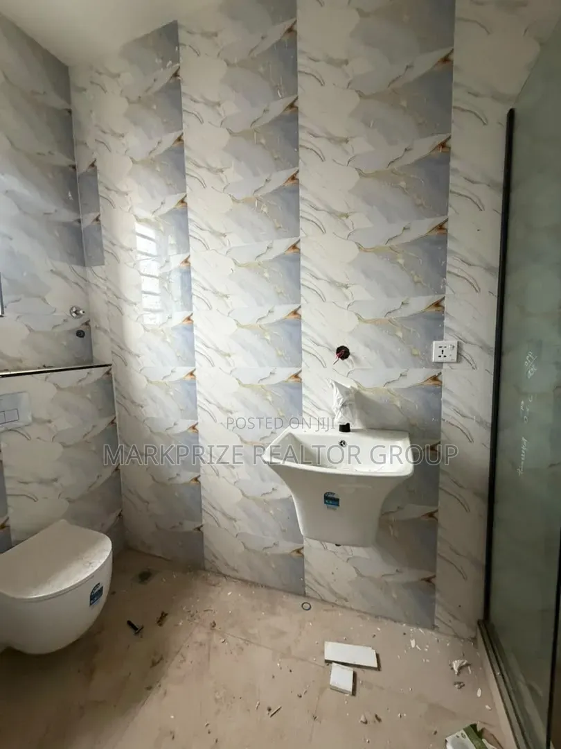 5bdrm Duplex in Adeniyi Jones Ikeja for sale