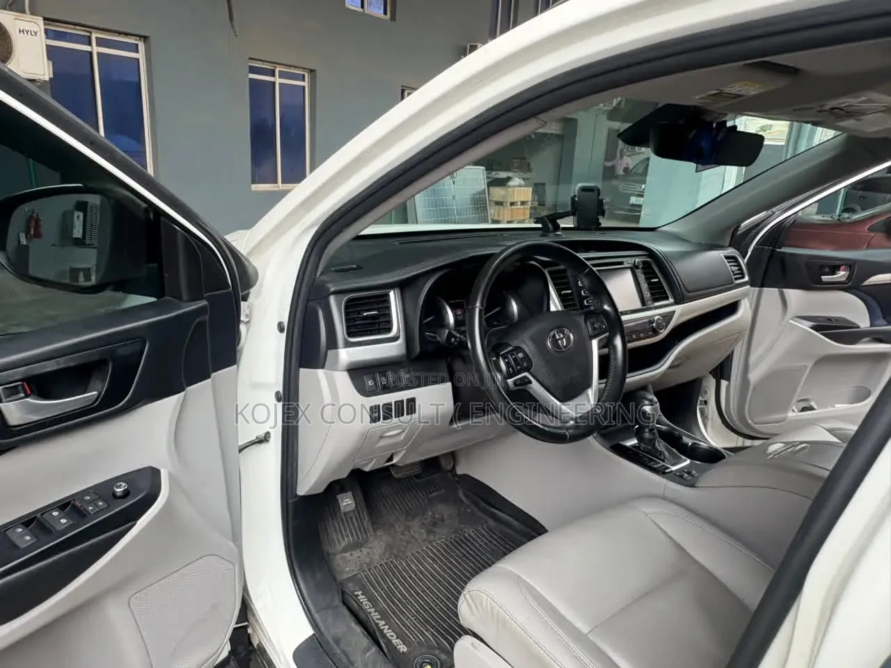 Toyota Highlander XLE 2019 White