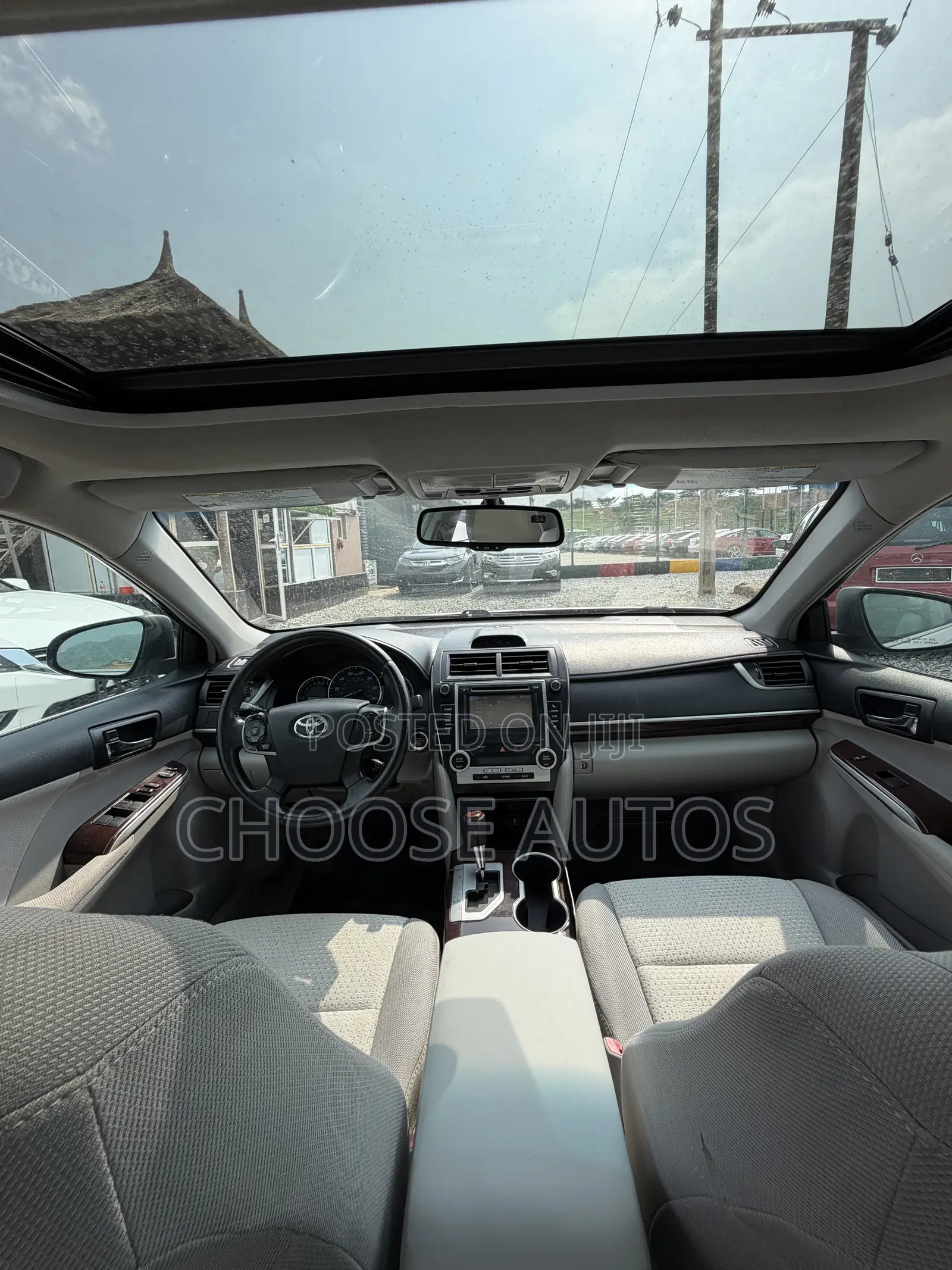 Toyota Camry XLE 4dr Sedan (2.5L 4cyl 6A) 2013 Silver