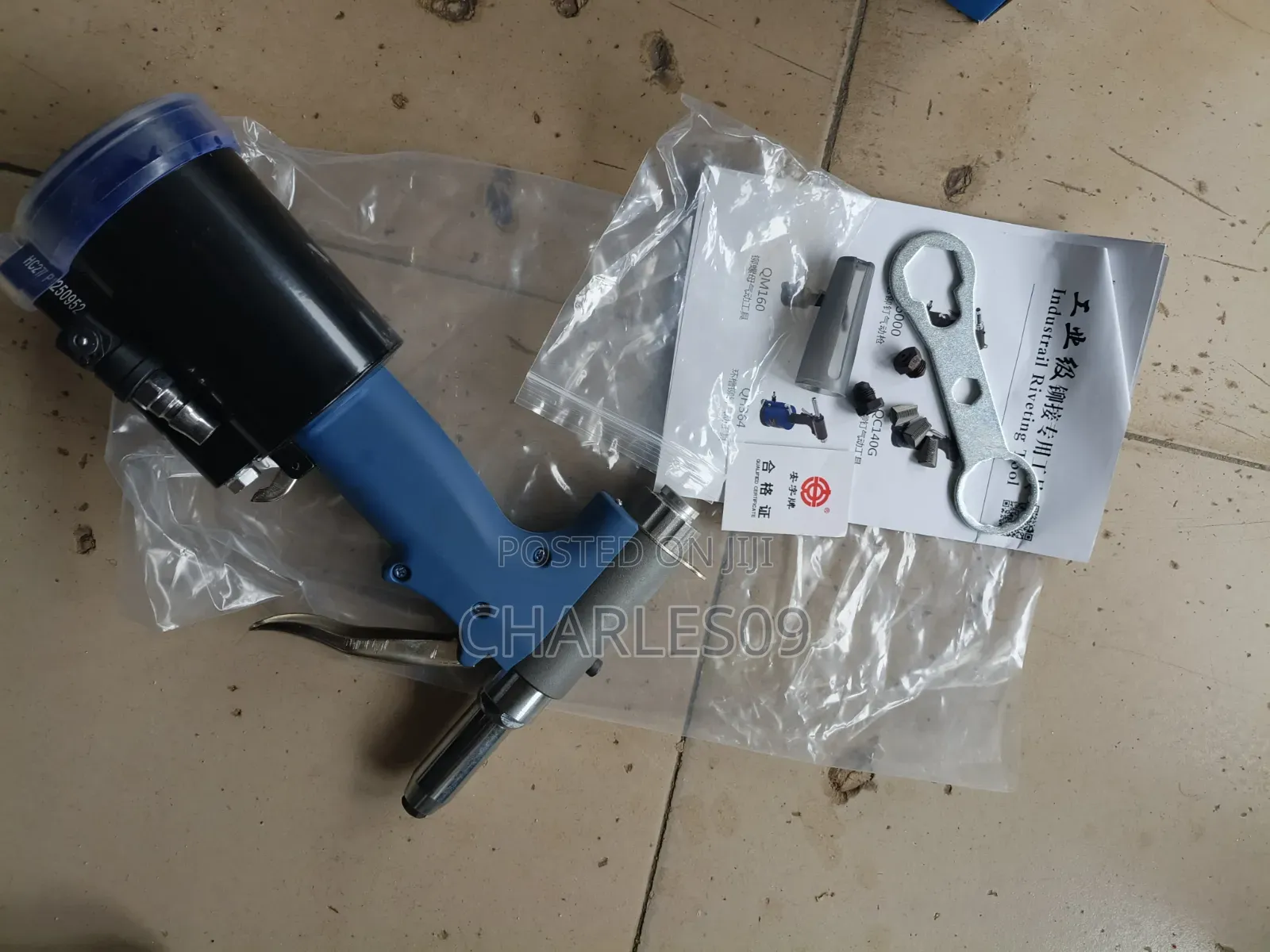 Pneumatic Rivet Gun