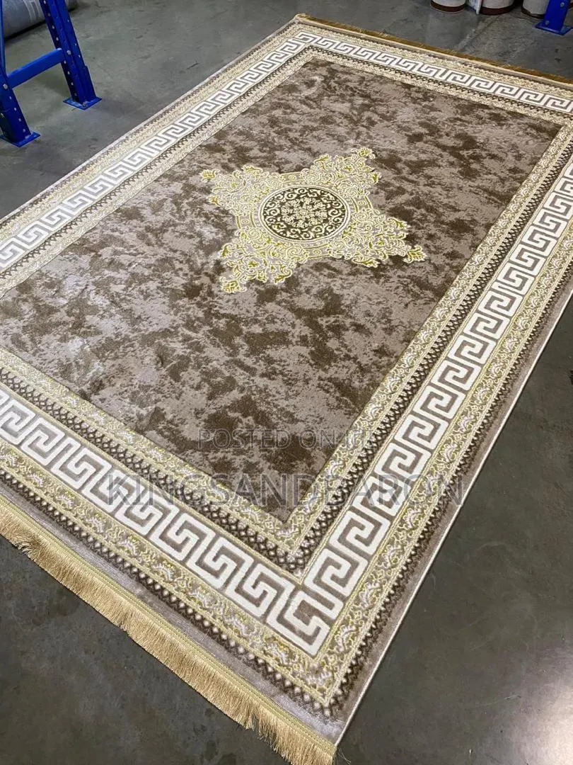 5x7fts Versace Turkey Desgner Center Rug(7x10 ,4x6)