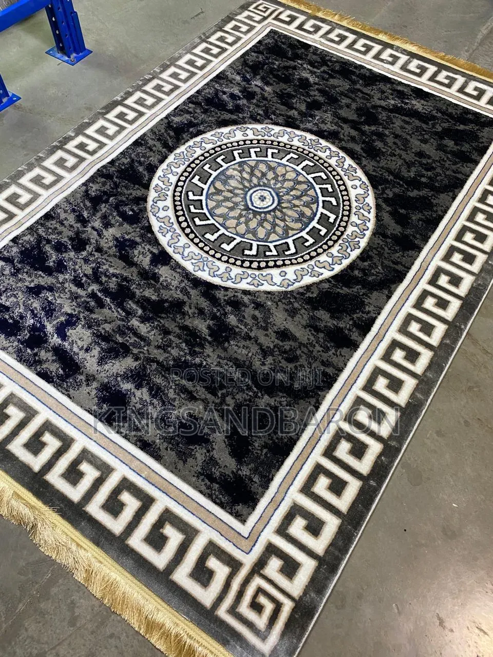 5x7fts Versace Turkey Desgner Center Rug(7x10 ,4x6)