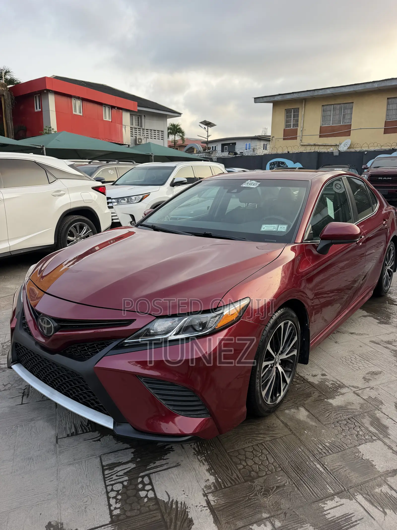 Toyota Camry SE (2.5L 4cyl 8A) 2019 Red