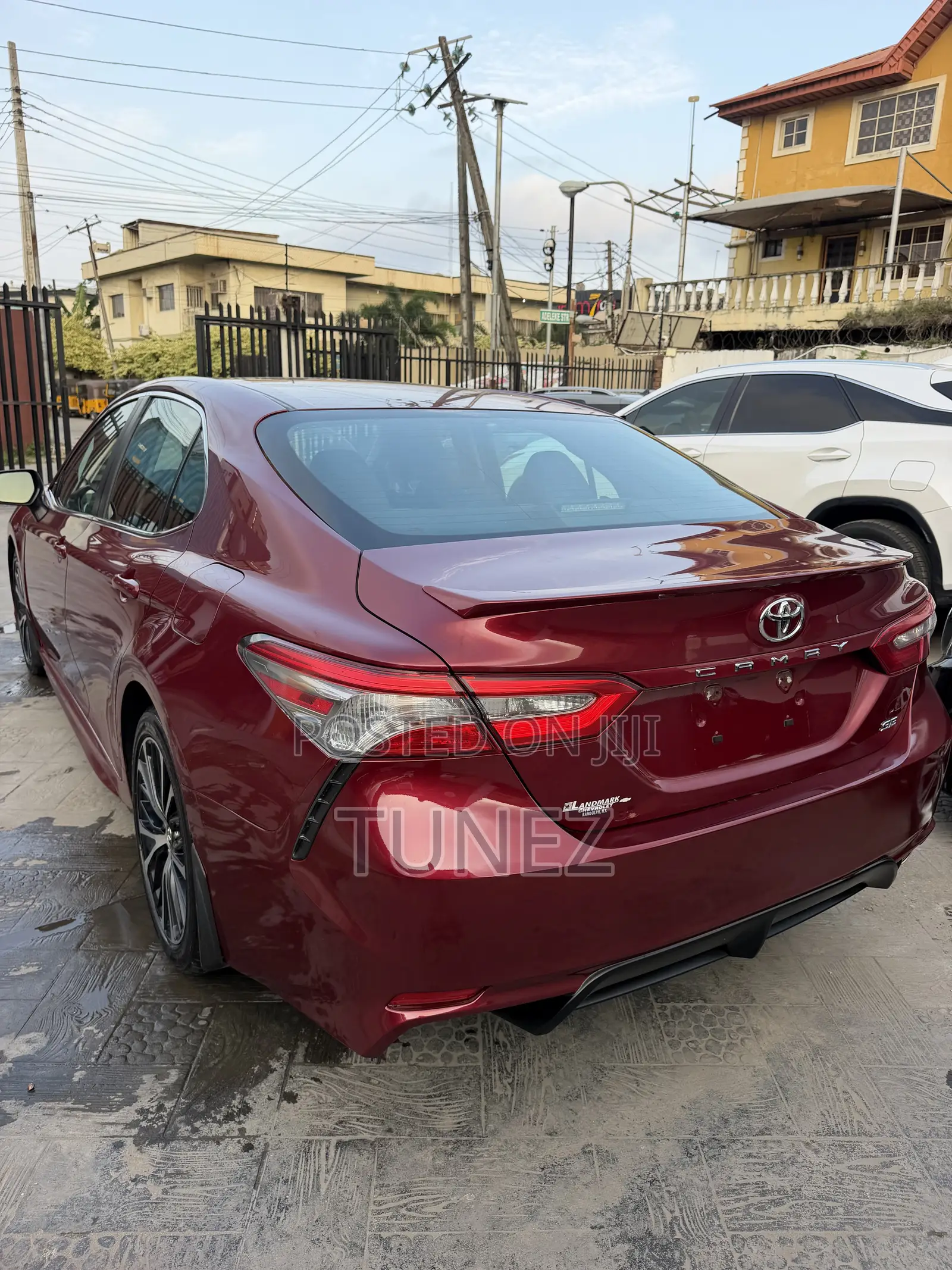 Toyota Camry SE (2.5L 4cyl 8A) 2019 Red