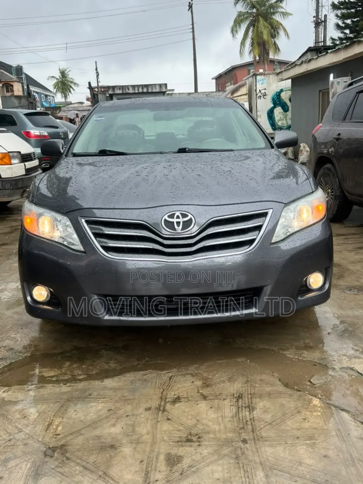 Toyota Camry XLE 4dr Sedan (2.5L 4cyl 6A) 2011 Gray