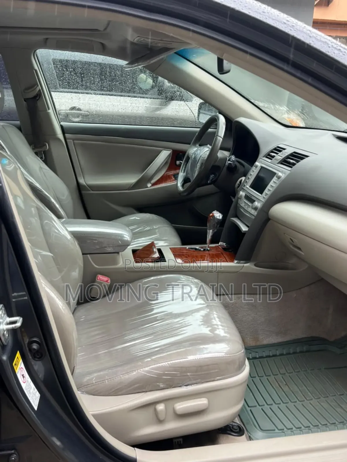 Toyota Camry XLE 4dr Sedan (2.5L 4cyl 6A) 2011 Gray