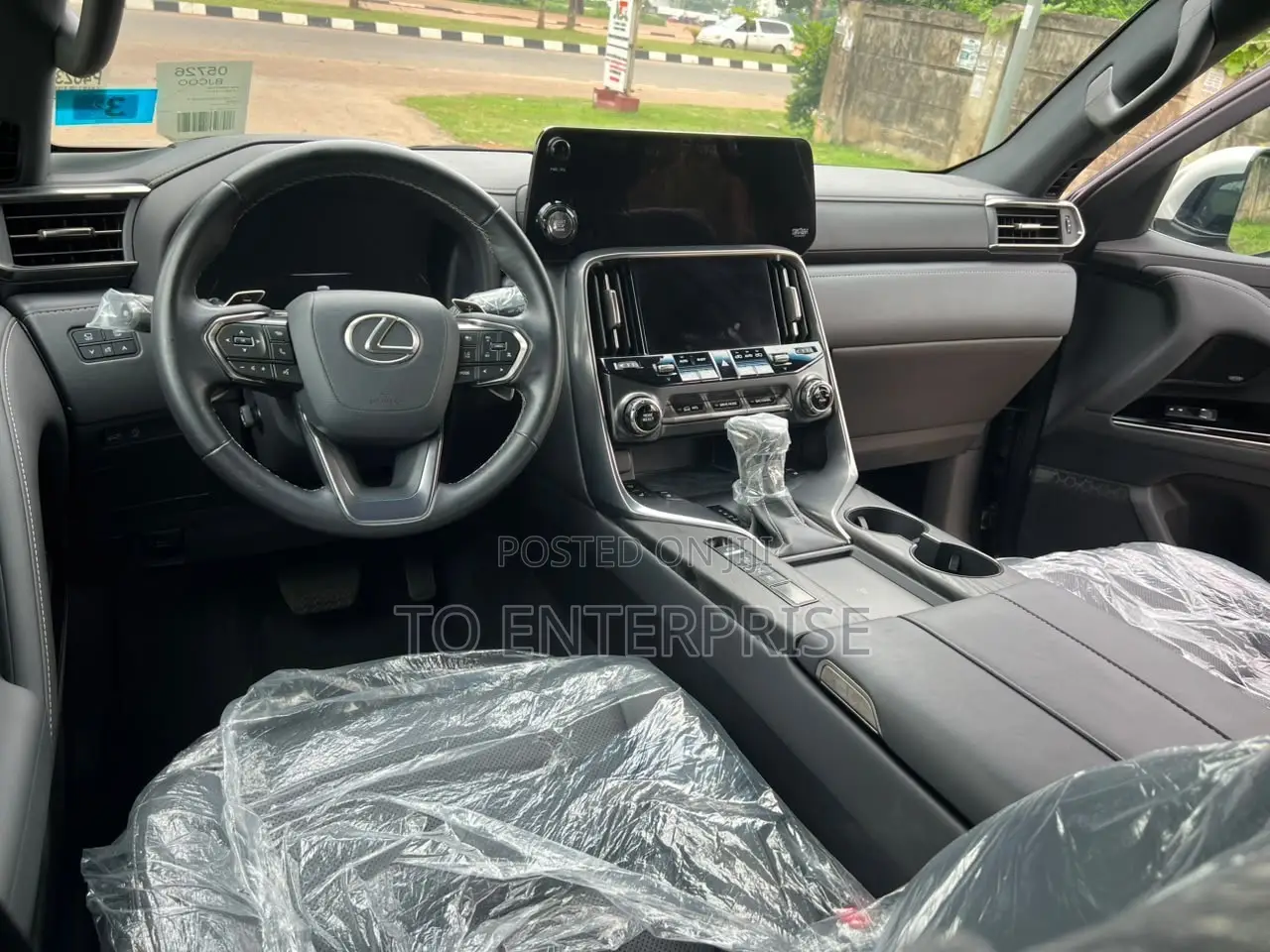 Lexus LX 2023 Silver