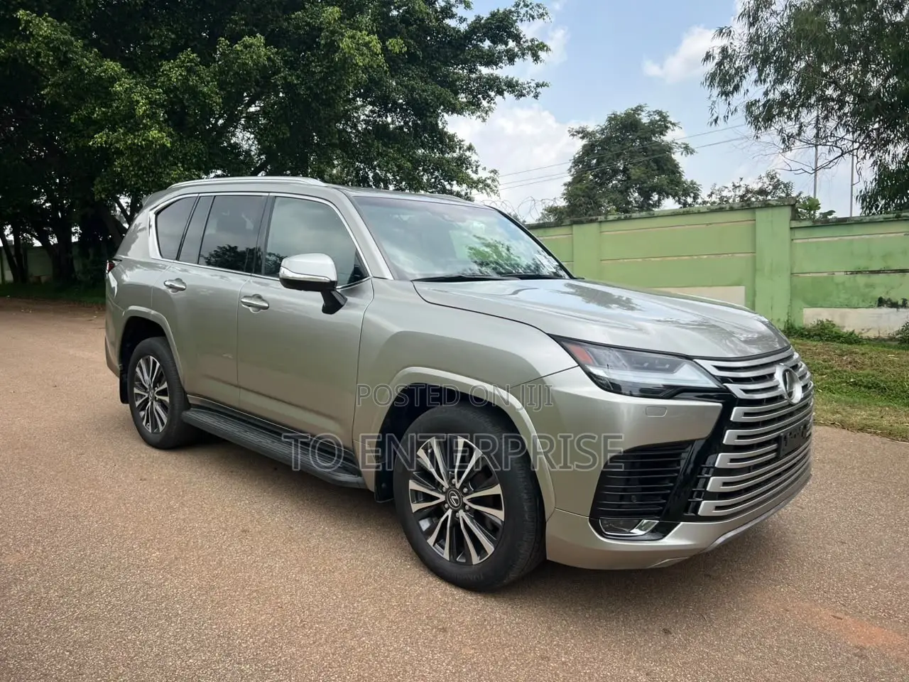 Lexus LX 2023 Silver