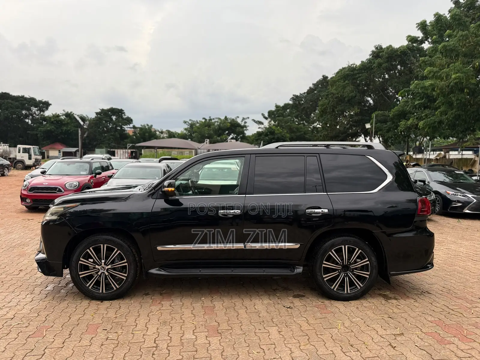 Lexus LX 570 AWD 2013 Black