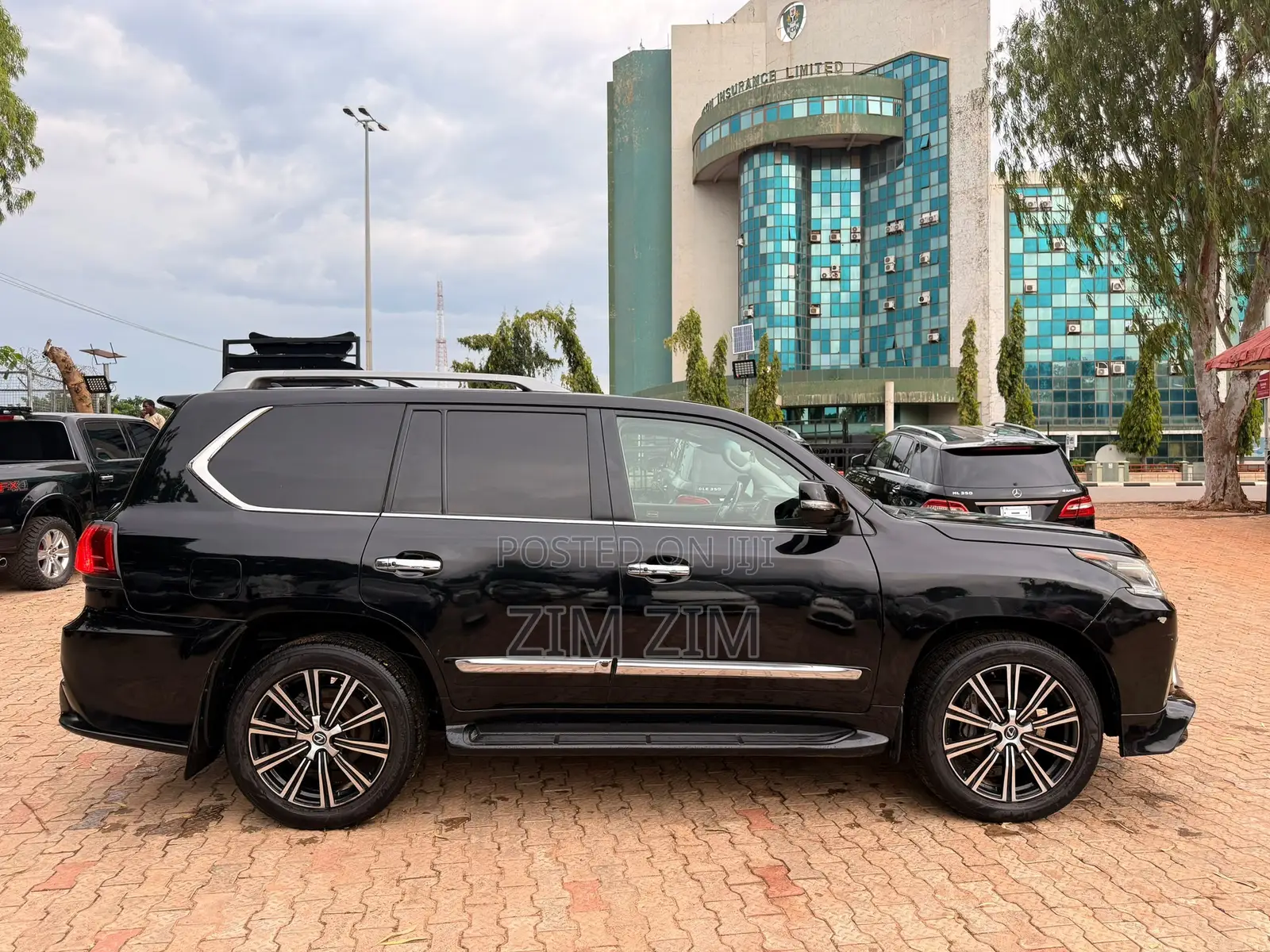 Lexus LX 570 AWD 2013 Black