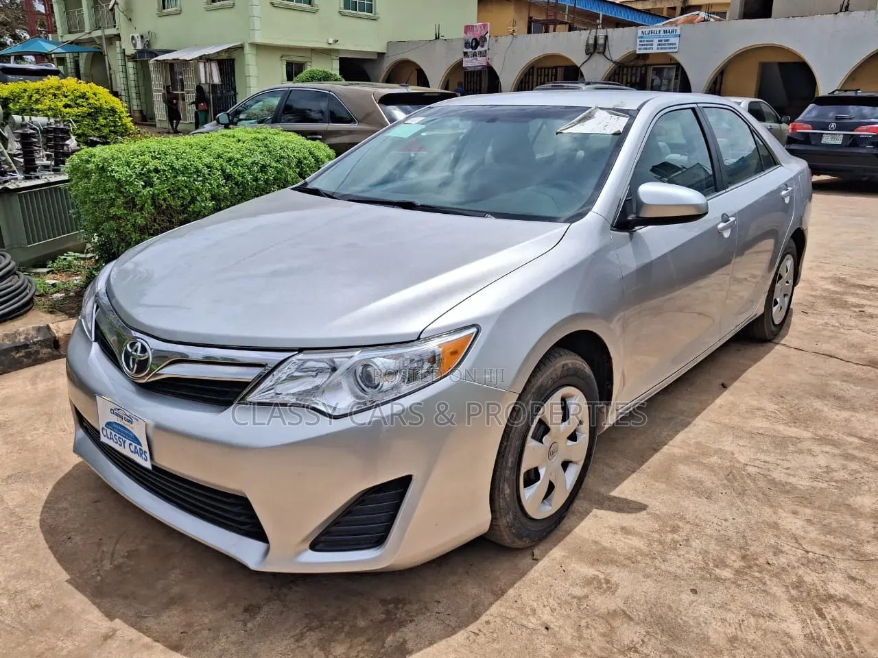 Toyota Camry LE 4dr Sedan (2.5L 4cyl 6A) 2012 Silver