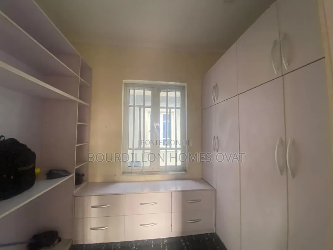 4bdrm Duplex in Lekki Scheme 2 Ajah for rent
