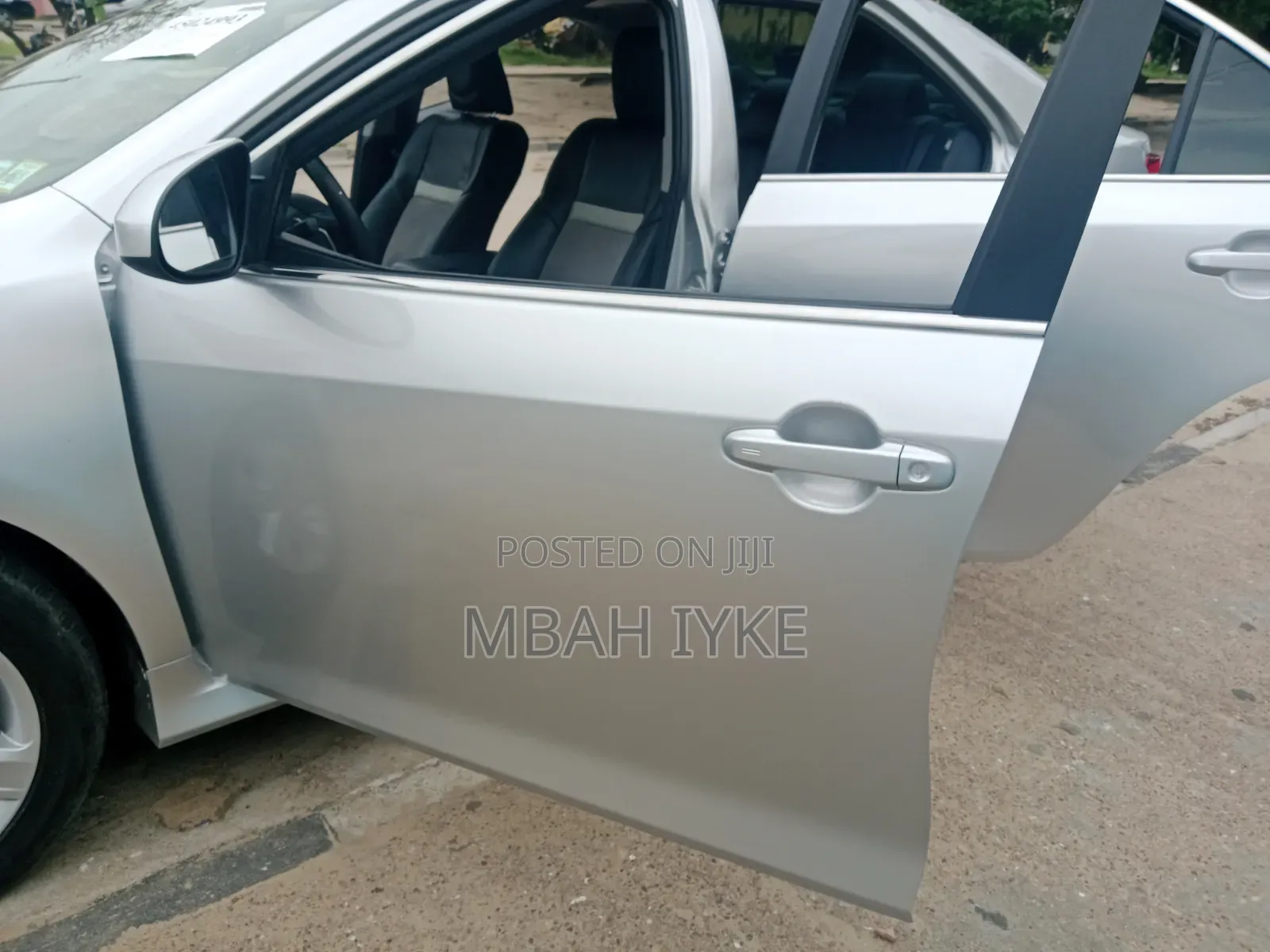 Toyota Camry XLE 4dr Sedan (2.5L 4cyl 6A) 2012 Silver