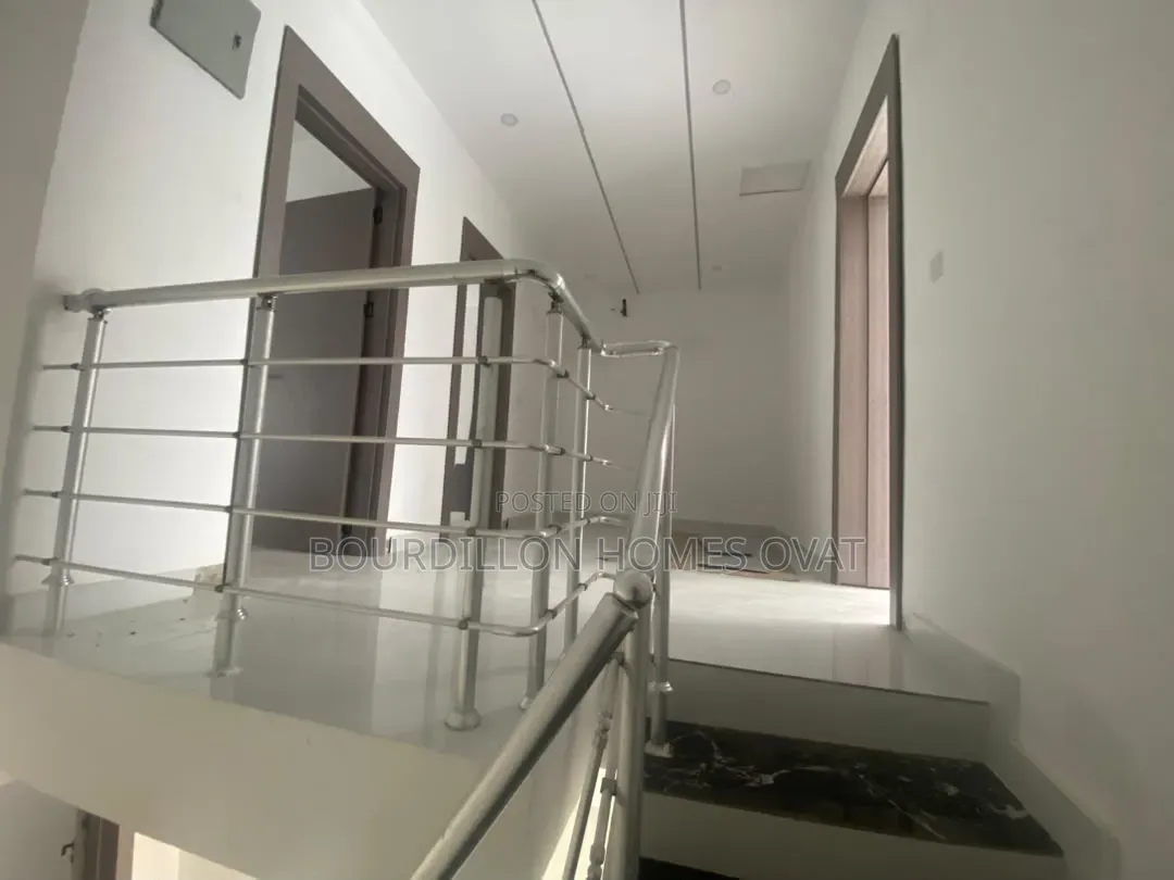 4bdrm Duplex in Harris Drive By Vgc for sale
