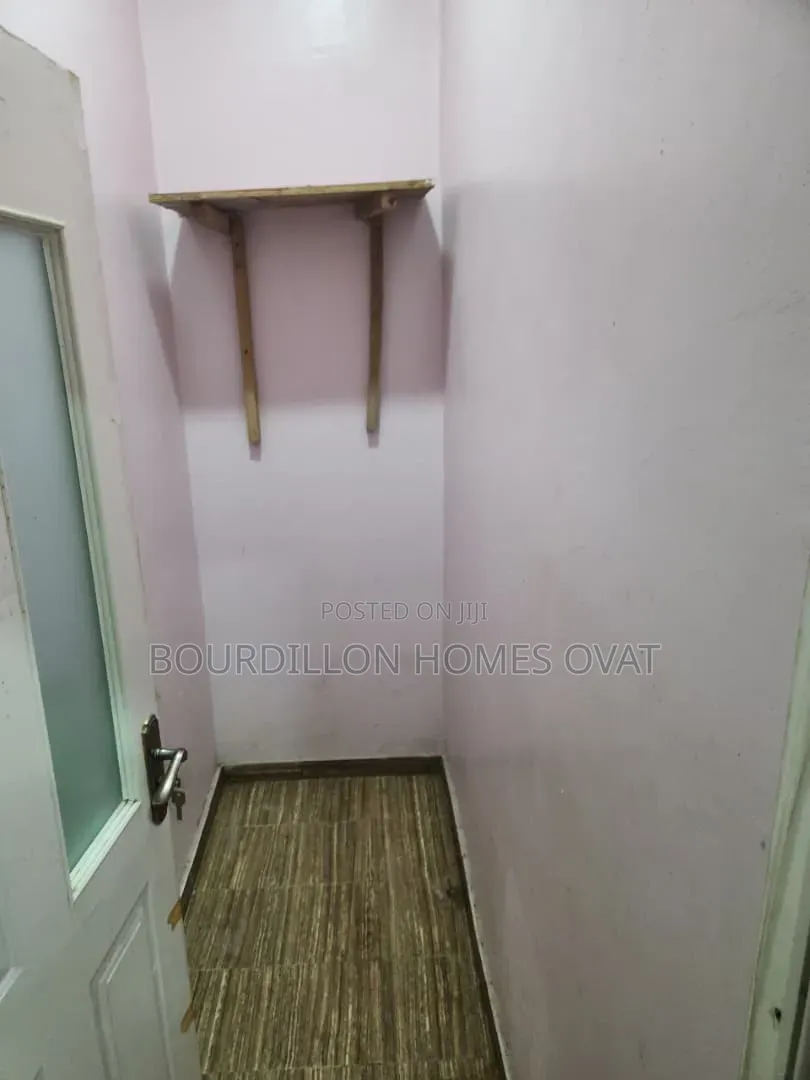 3bdrm Apartment in Lekki Conversation for rent