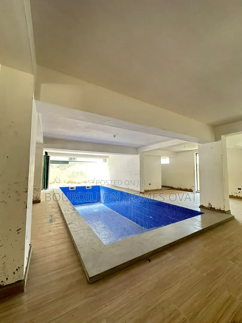 2bdrm Apartment in Lekki Phase 1 for sale