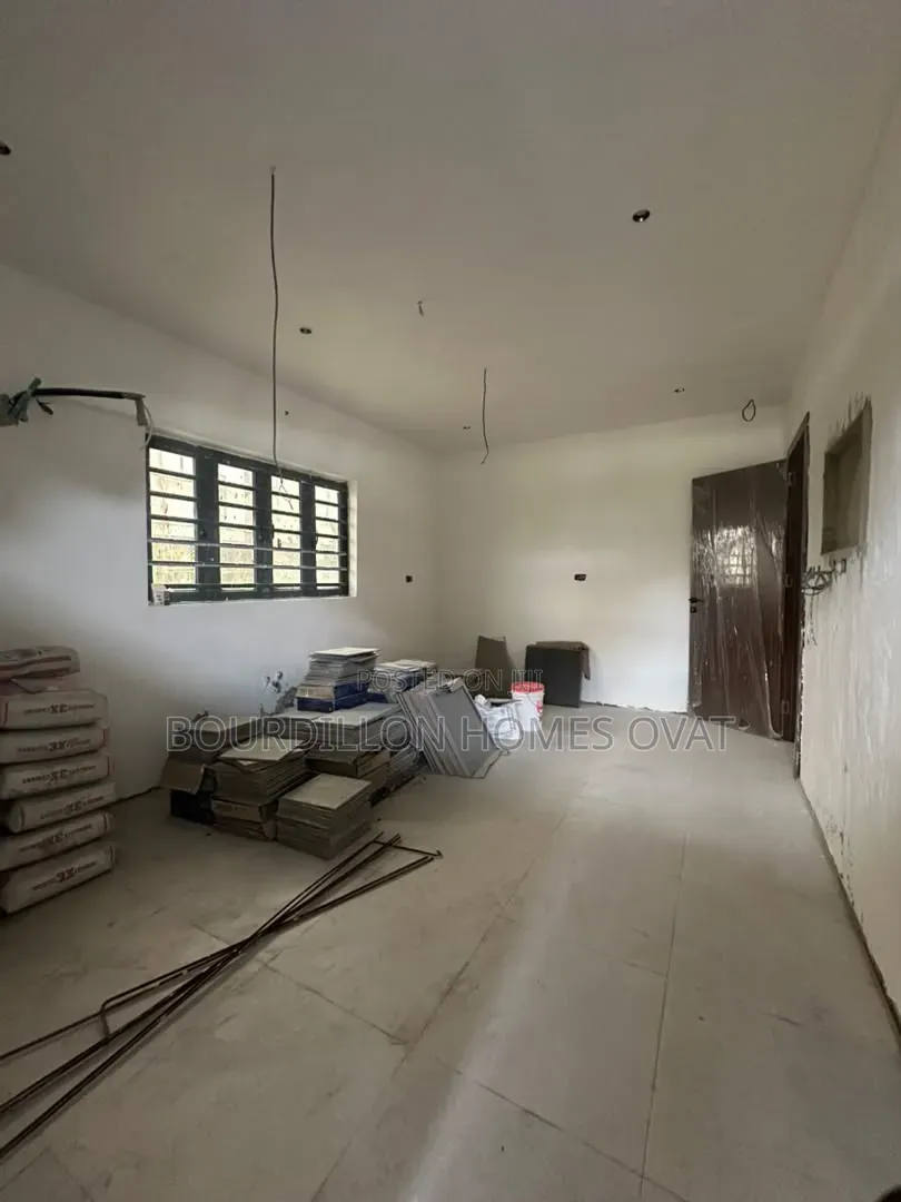 6bdrm Penthouse in Pinnock Beach Estate for sale