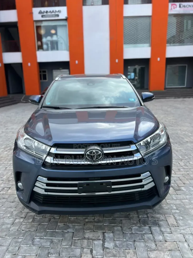 Toyota Highlander XLE 4x4 V6 (3.5L 6cyl 8A) 2018 Blue