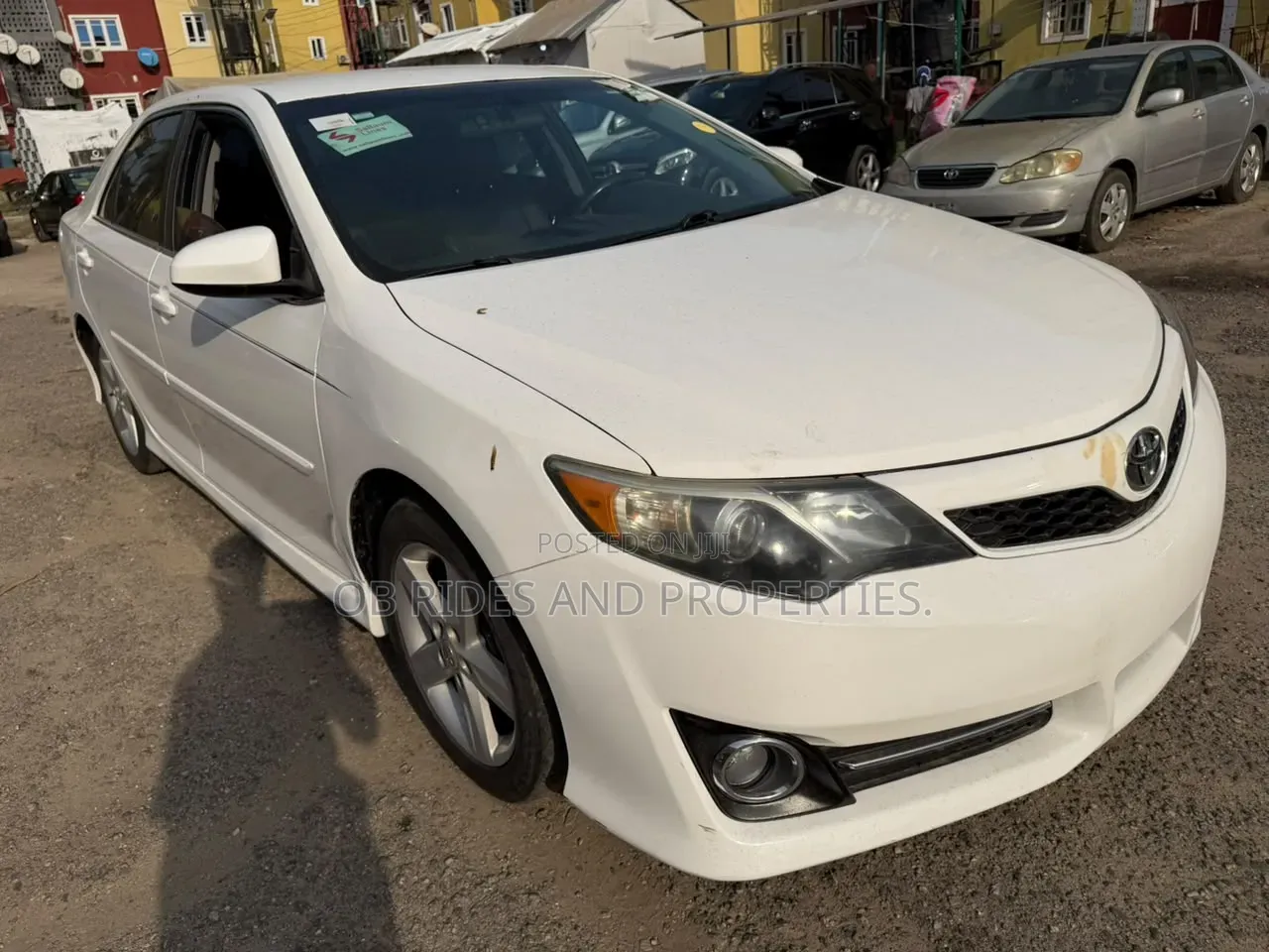 Toyota Camry SE 4dr Sedan (2.5L 4cyl 6A) 2013 White
