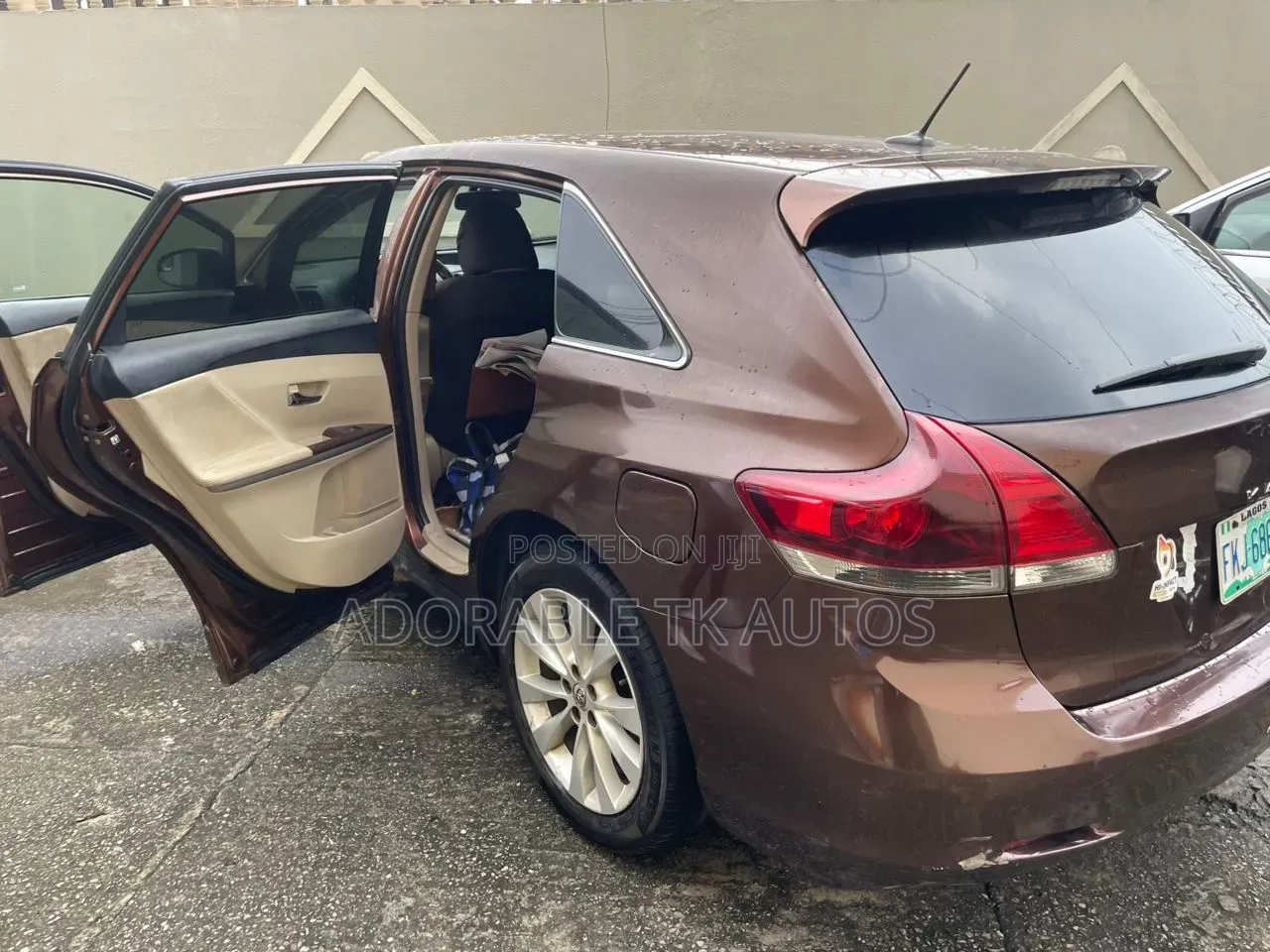Toyota Venza AWD 2012 Brown