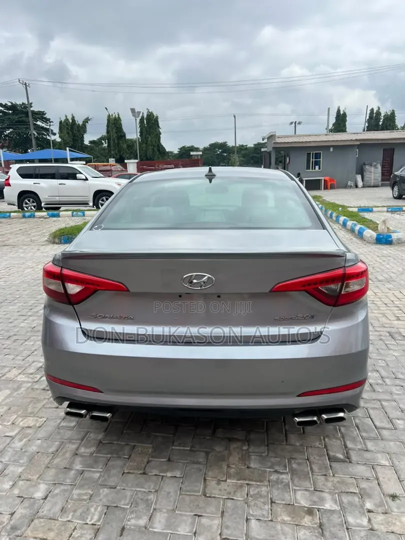Hyundai Sonata Sport 2.0T Sedan FWD (2.0L 4cyl 6A) 2016 Gray