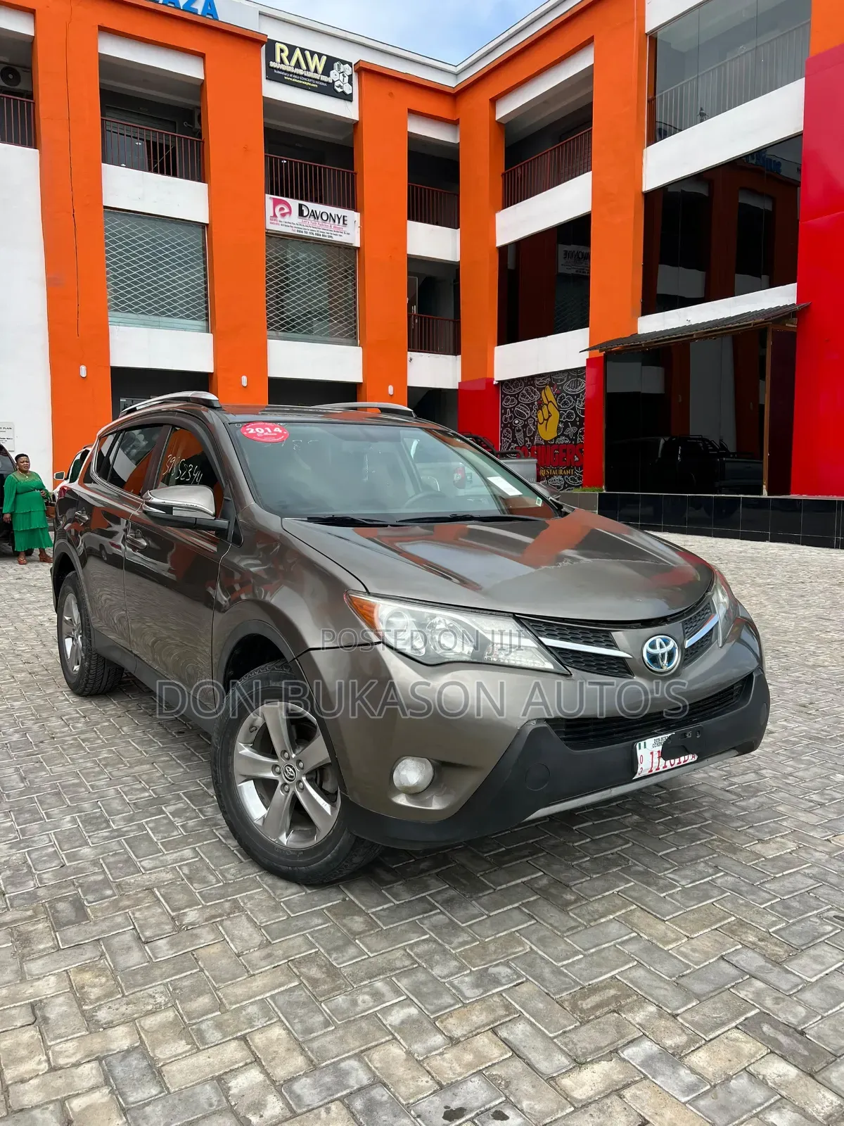 Toyota RAV4 XLE 4dr SUV (2.5L 4cyl 6A) 2015 Maroon
