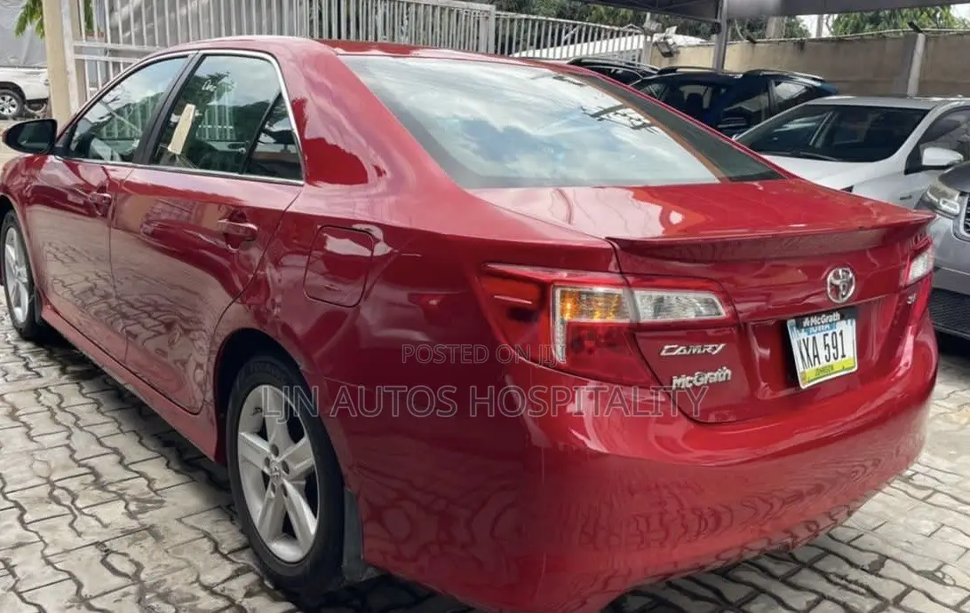 Toyota Camry SE 4dr Sedan (2.5L 4cyl 6A) 2013 Burgundy