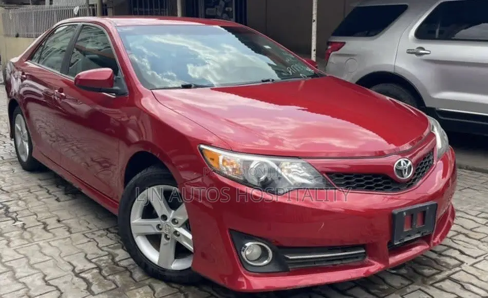 Toyota Camry SE 4dr Sedan (2.5L 4cyl 6A) 2013 Burgundy