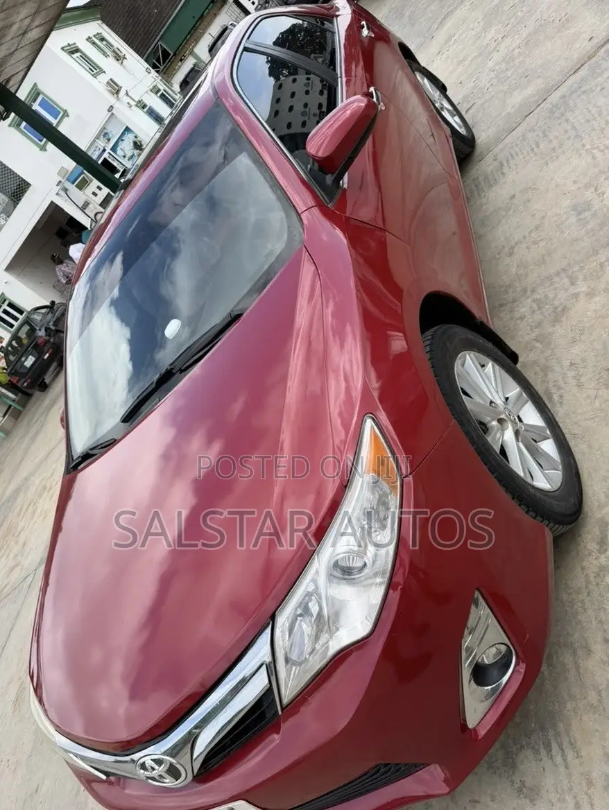 Toyota Camry XLE 4dr Sedan (2.5L 4cyl 6A) 2013 Red