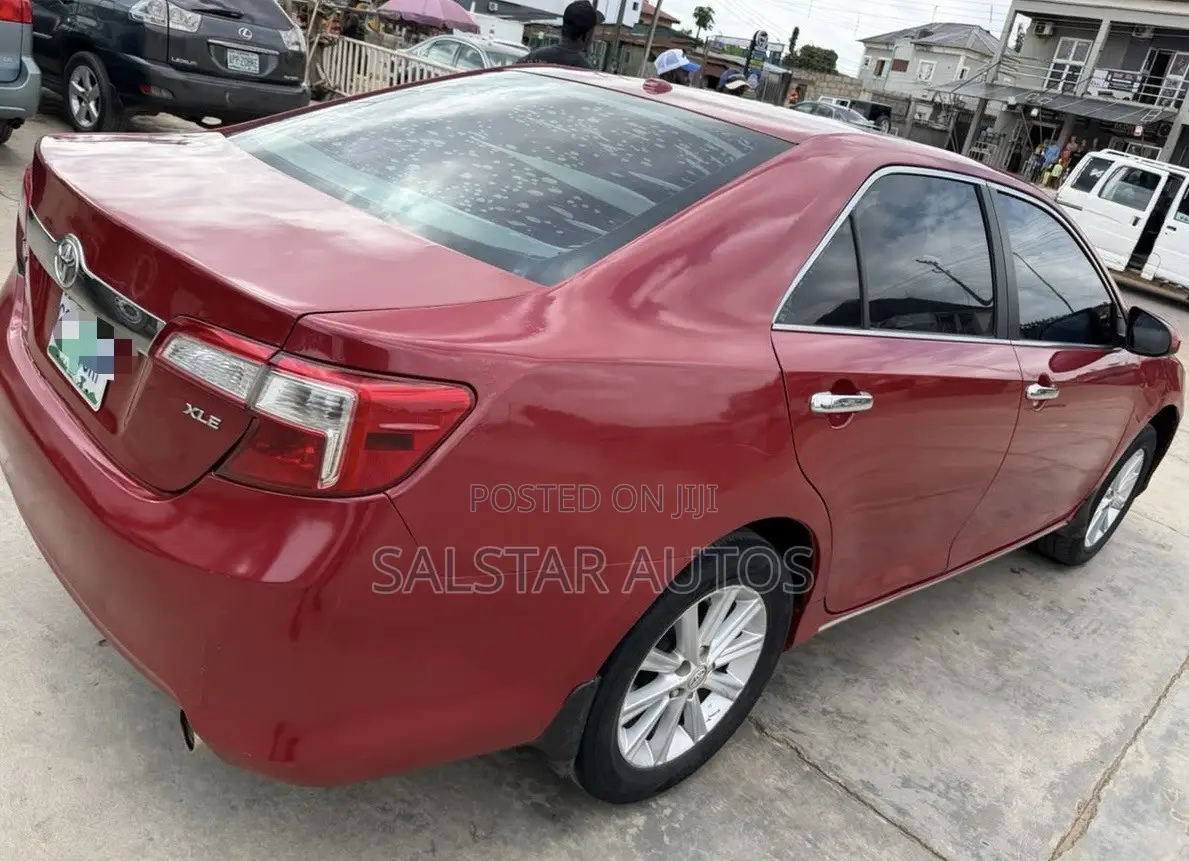 Toyota Camry XLE 4dr Sedan (2.5L 4cyl 6A) 2013 Red