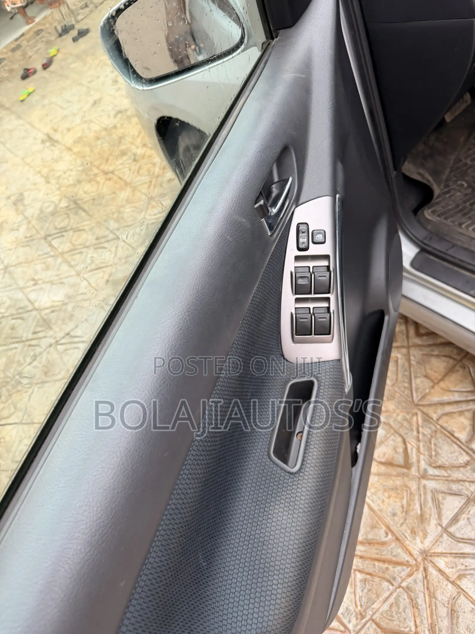 Toyota Matrix XR Hatchback FWD (1.8L 4cyl 4A) 2006 Silver
