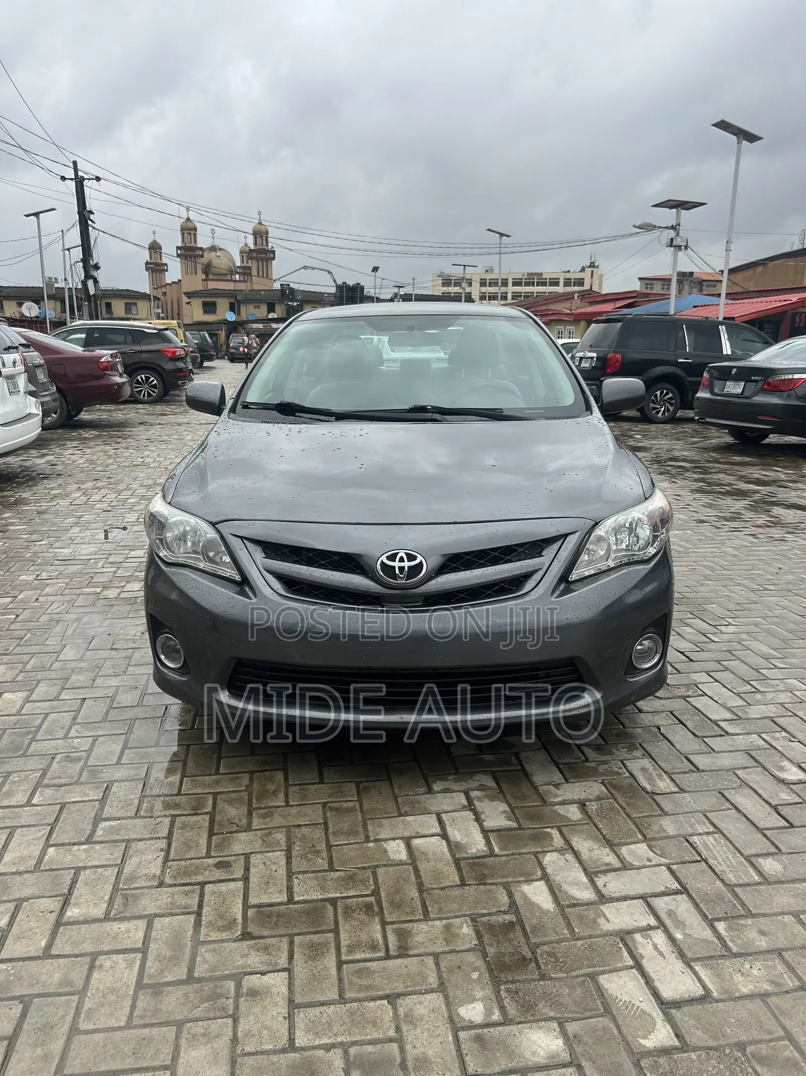 Toyota Corolla LE 4dr Sedan (1.8L 4cyl 4A) 2011 Gray