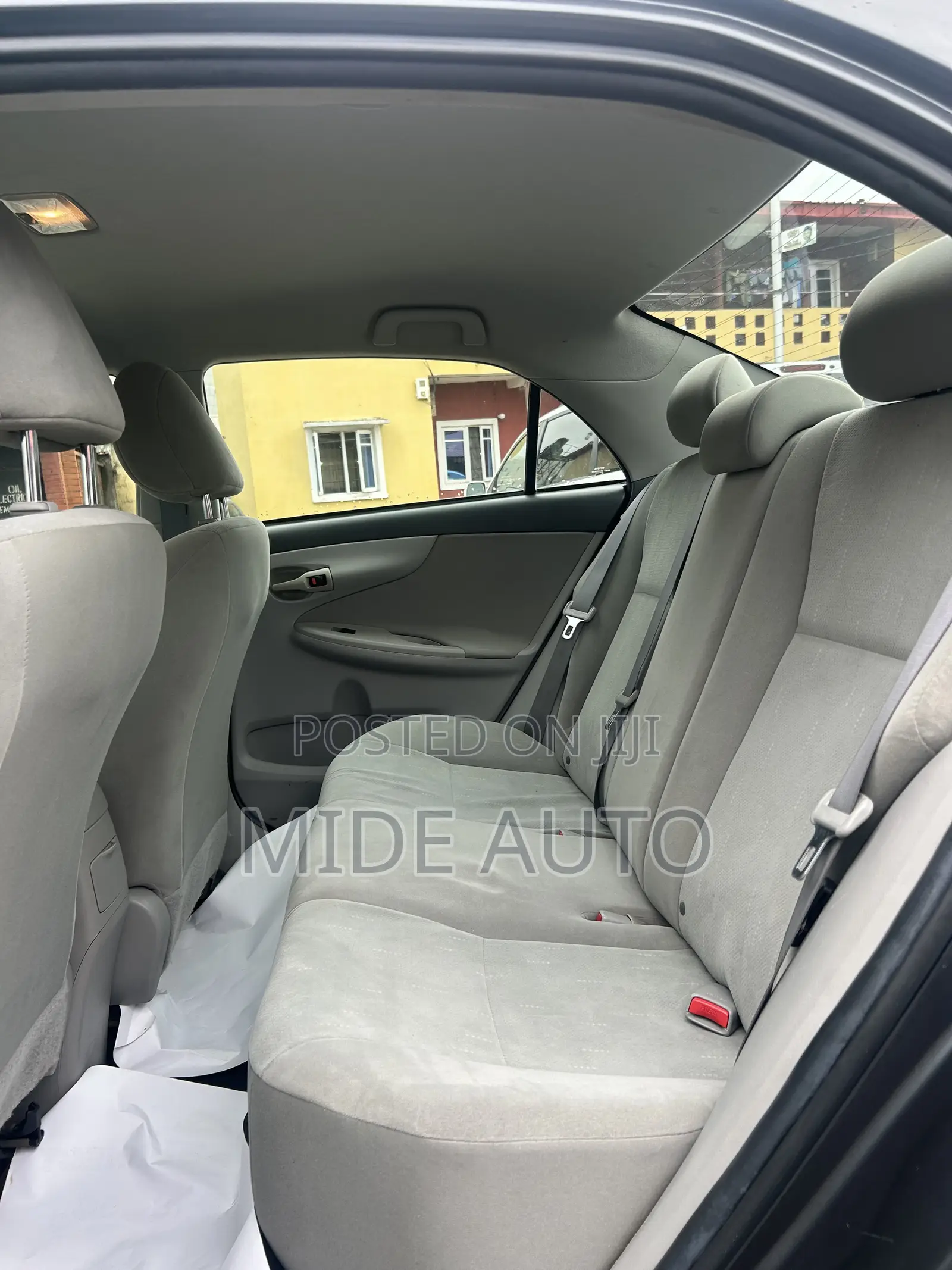 Toyota Corolla LE 4dr Sedan (1.8L 4cyl 4A) 2011 Gray
