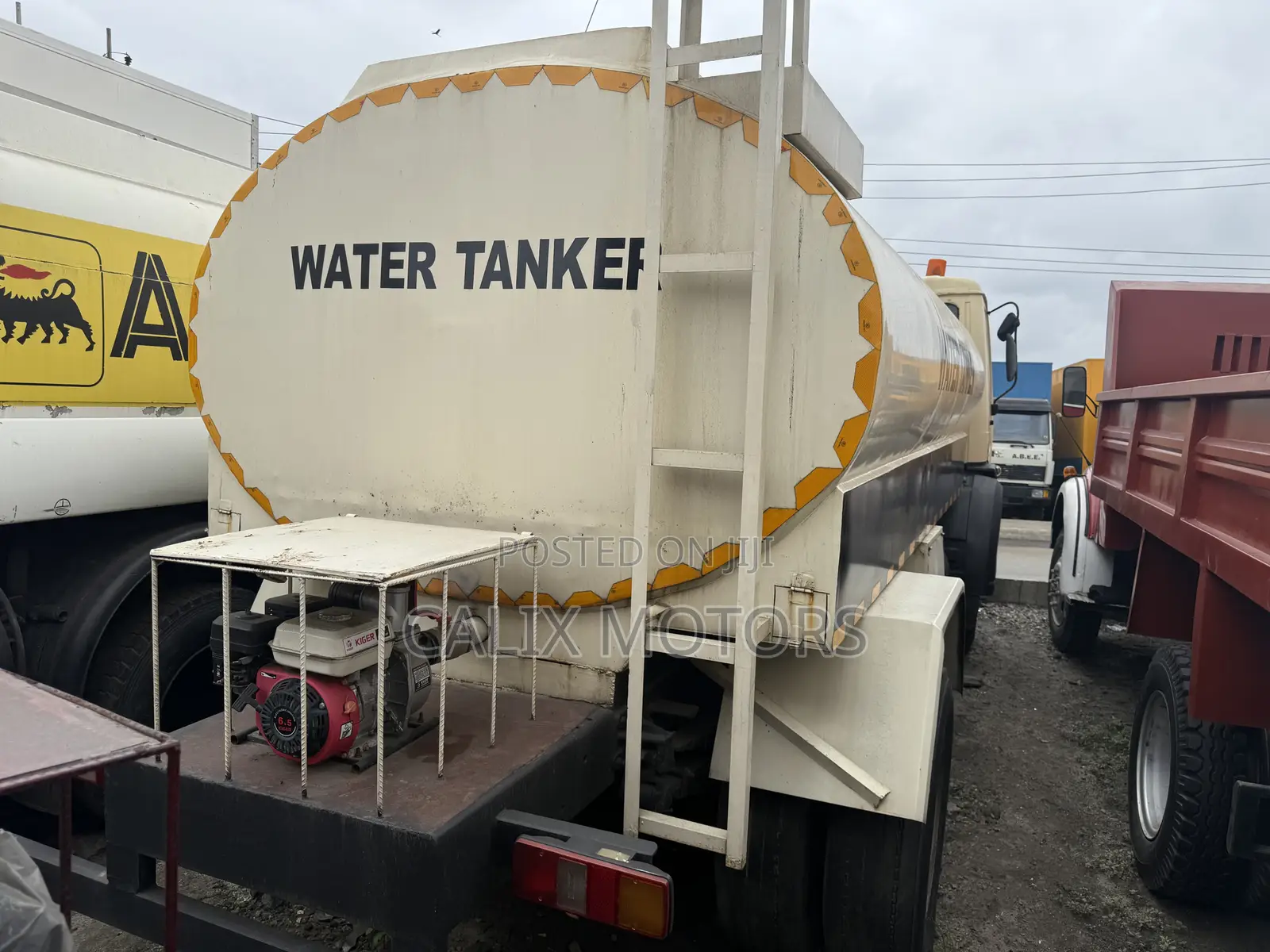 Foreign Used Mercedes Benz Water Tanker Truck.