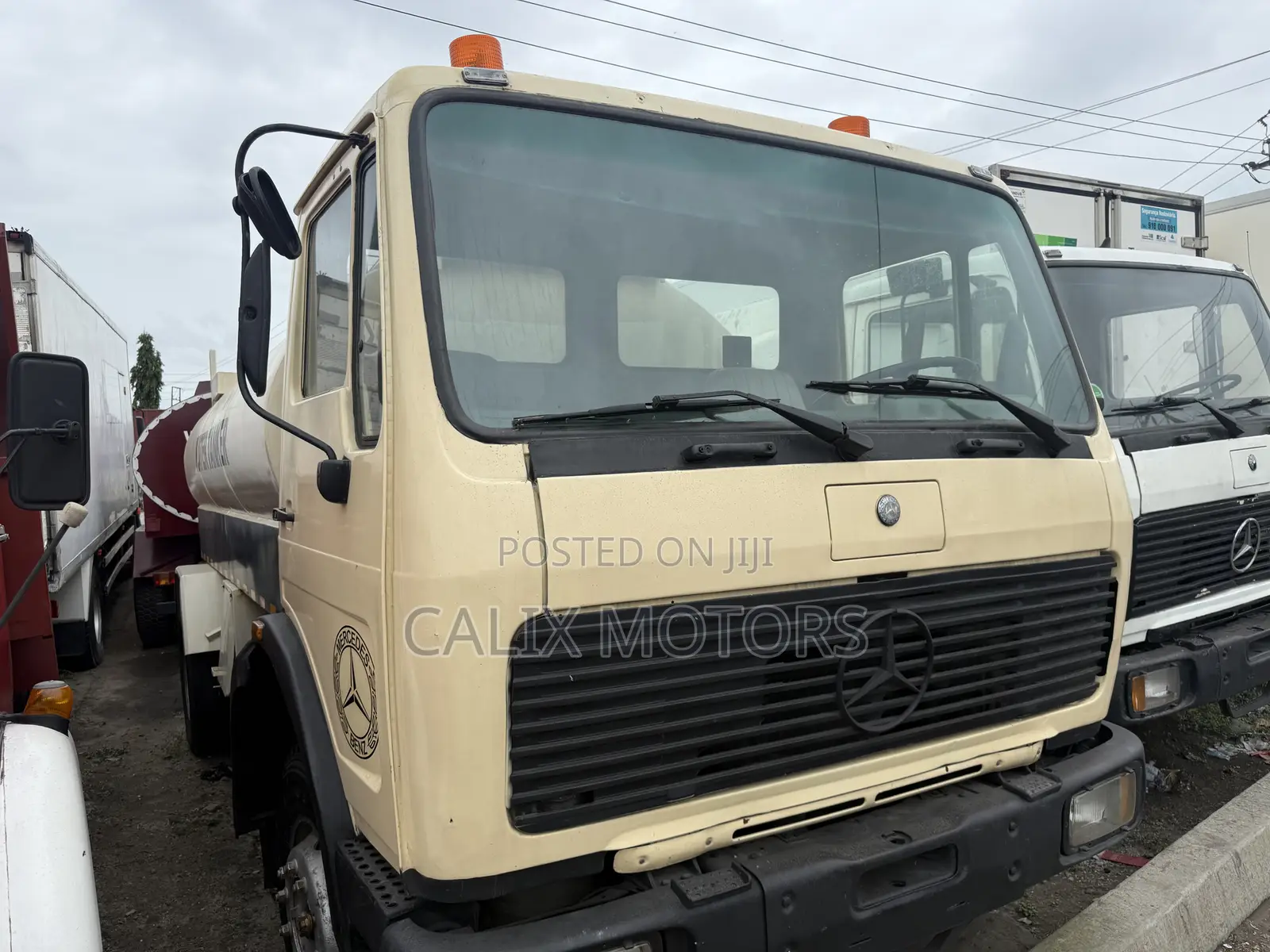Foreign Used Mercedes Benz Water Tanker Truck.