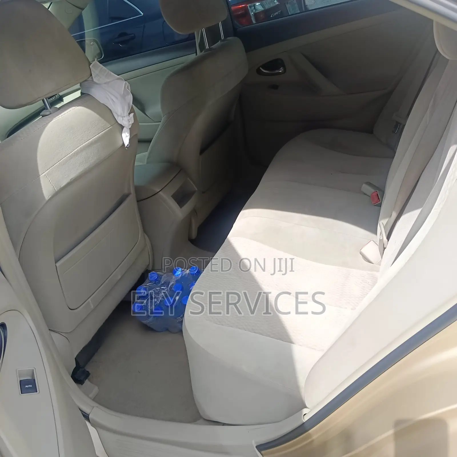 Toyota Camry LE 4dr Sedan (2.5L 4cyl 6AM) 2010 Gold