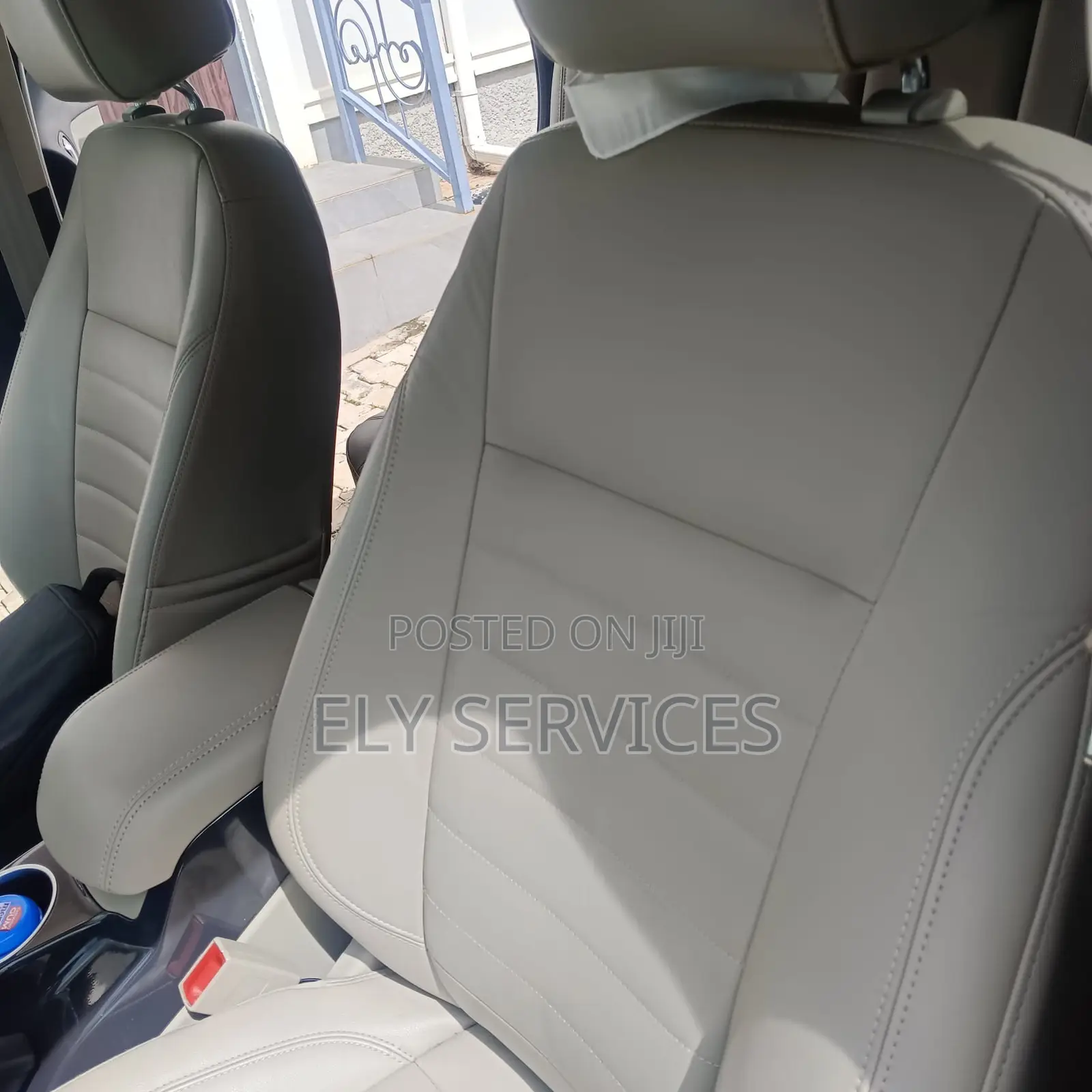 Toyota Camry LE 4dr Sedan (2.5L 4cyl 6AM) 2010 Gold