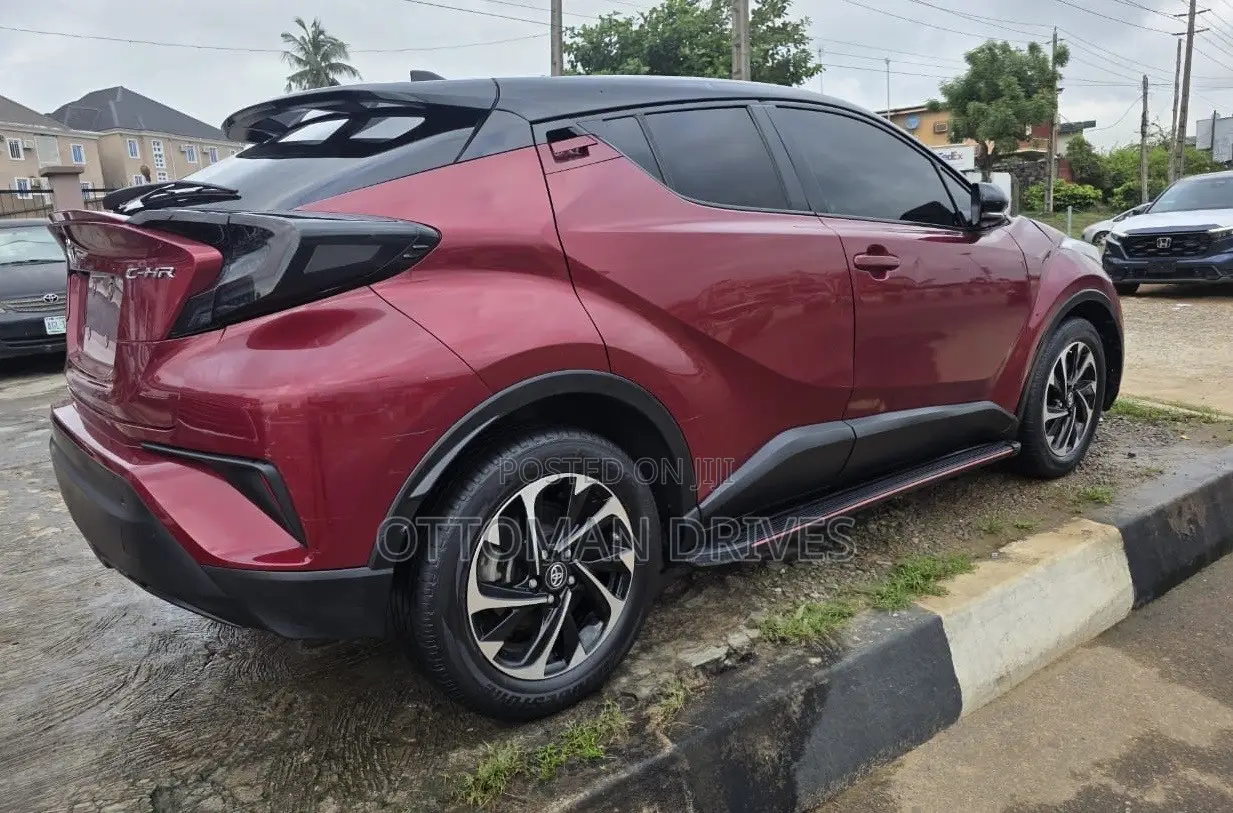 Toyota C-HR XLE Prermium FWD (2.0L 4cyl 2AM) 2018 Red