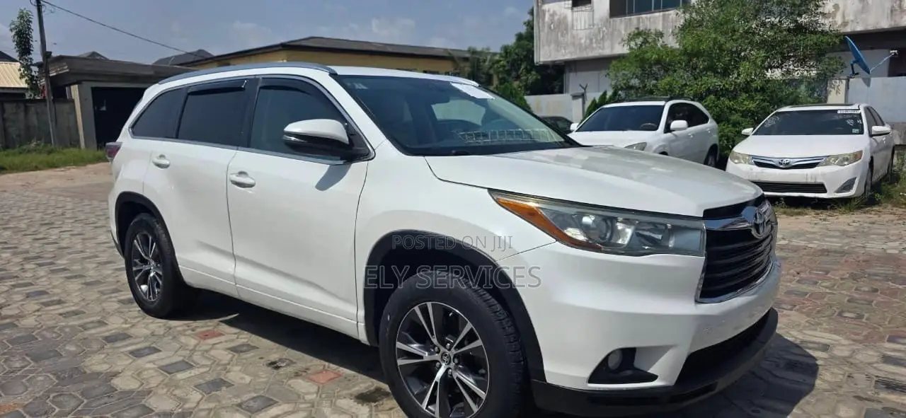 Toyota Highlander XLE V6 4x4 (3.5L 6cyl 6A) 2016 White