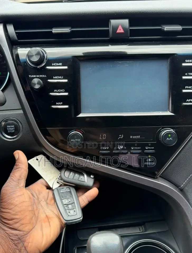 Toyota Camry SE (2.5L 4cyl 8A) 2019 Black
