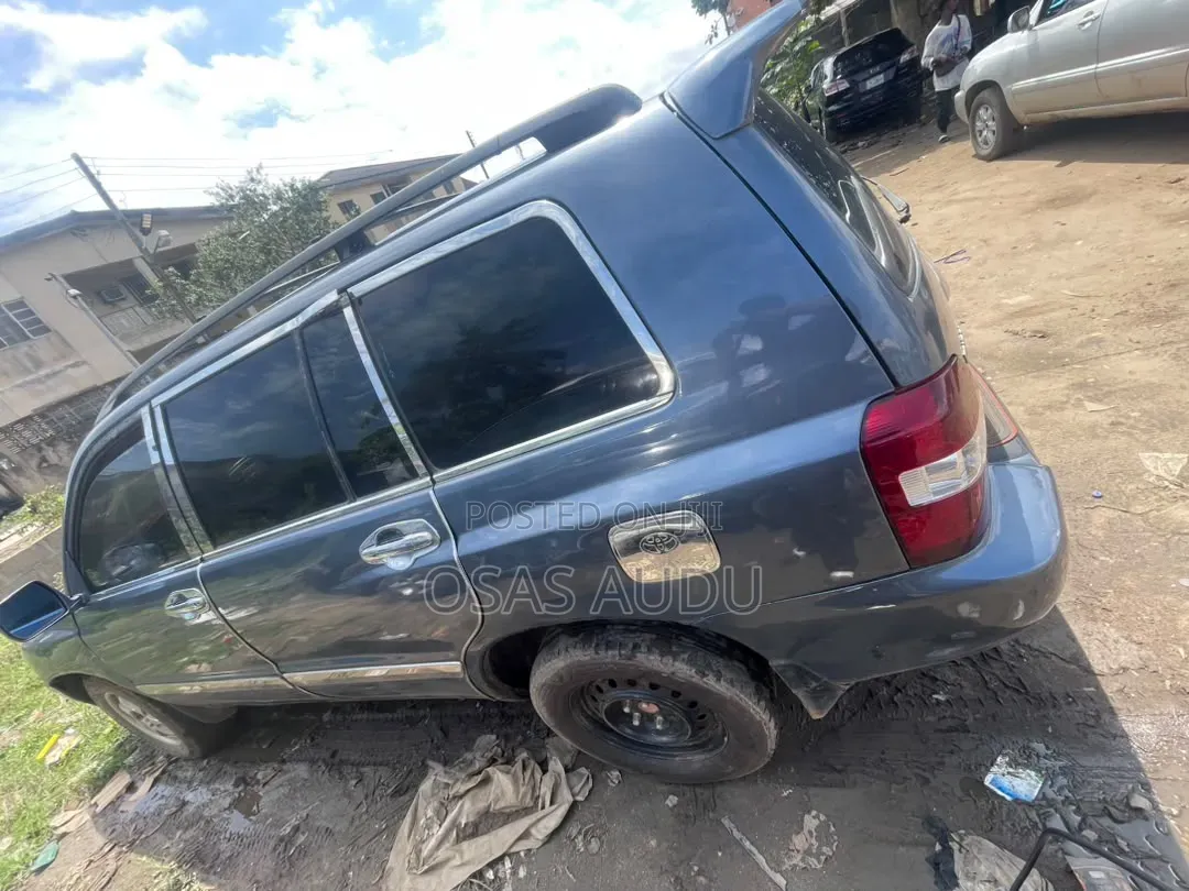 Toyota Highlander Base AWD 2004 Silver