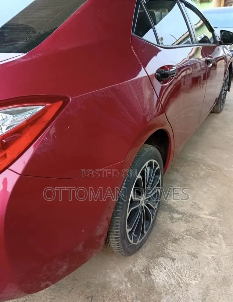Toyota Corolla S 4dr Sedan (1.8L 4cyl CVT) 2016 Red