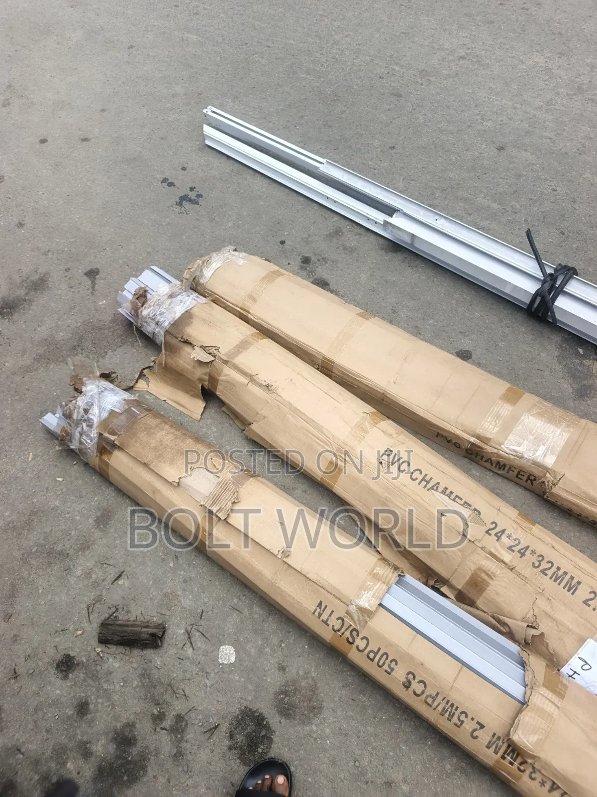 PVC Chamber 24x24x32mm 2.5m