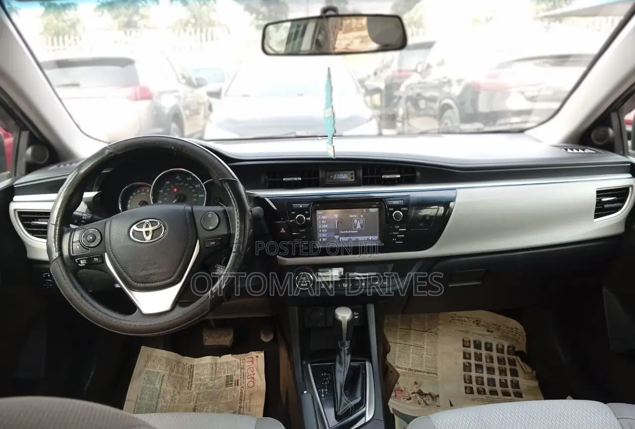 Toyota Corolla LE 4dr Sedan (1.8L 4cyl CVT) 2016 Green
